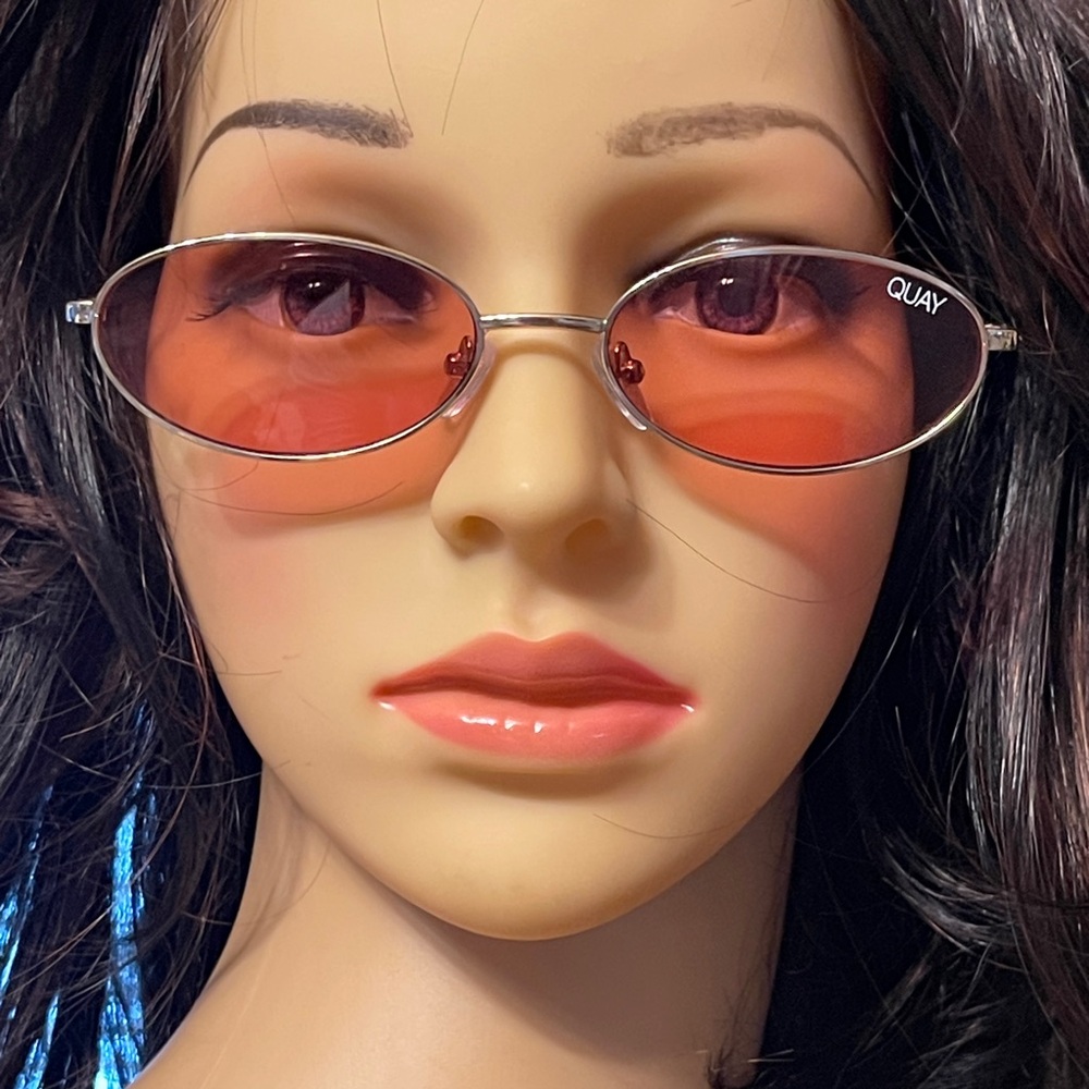 QUAY AUSTRALIA Clout 111 Sunglasses In Pink Unisex